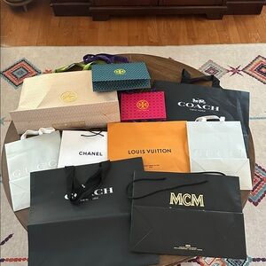 *SEND ME AN OFFER! Luxury Designer Shopping Bags Collection